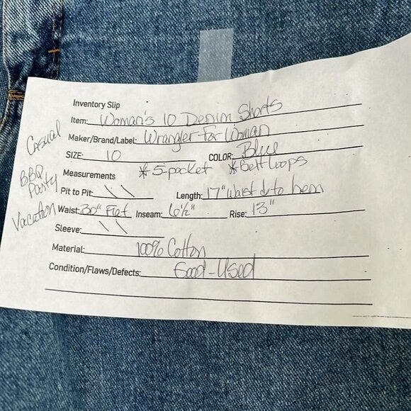 Women's Wrangler Denim Jean Classic Shorts Blue Sz 10 Backyard BBQ Casual Farmer - Picture 2 of 7